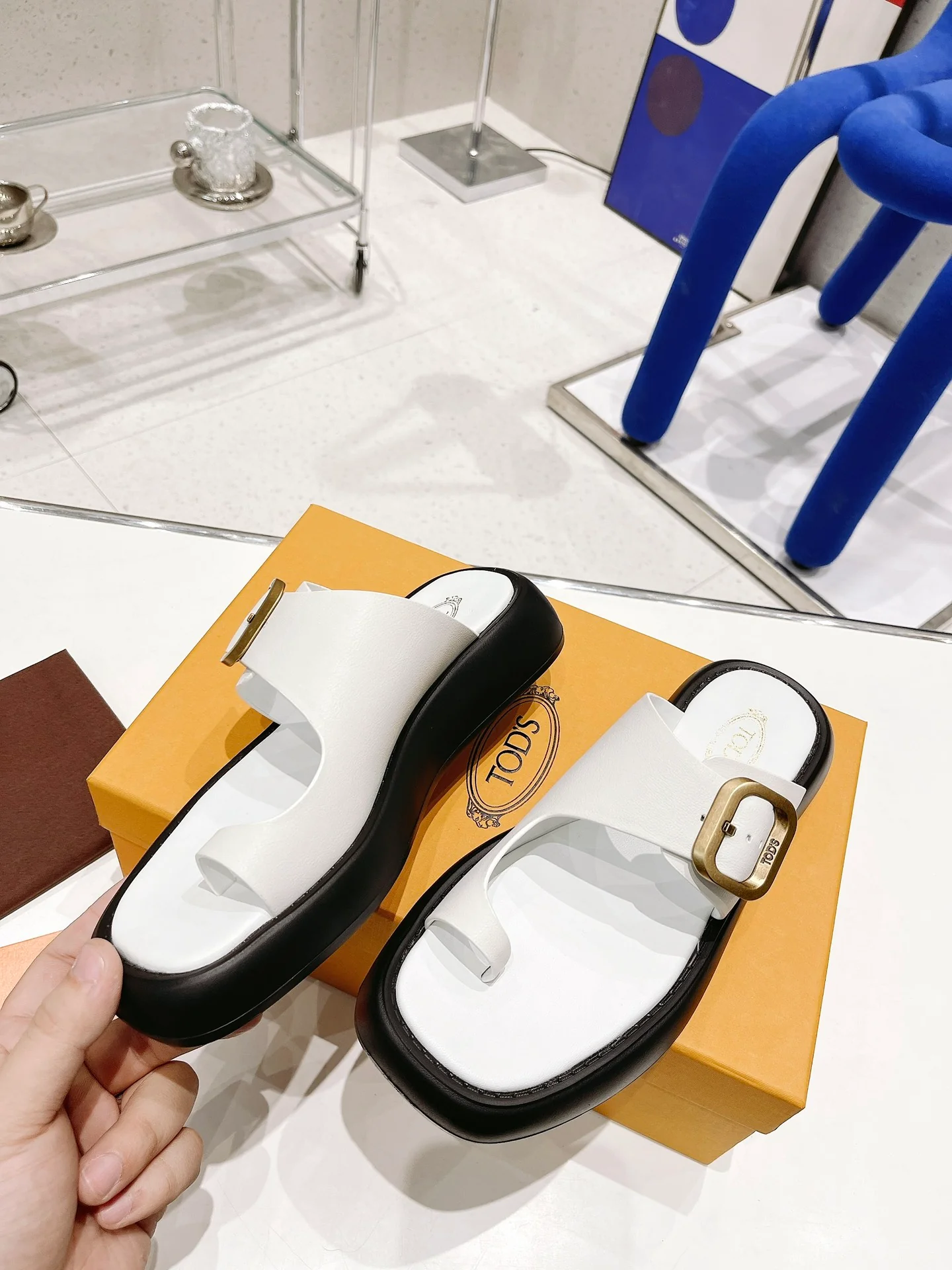 Тапочки на платформе Tods - белые