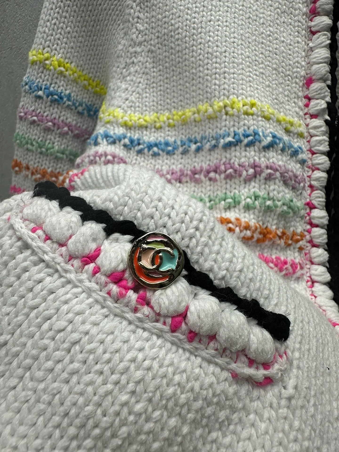 Chanel - 2404 - 24 Новинка ранней весны: полосатый вязаный кардиган