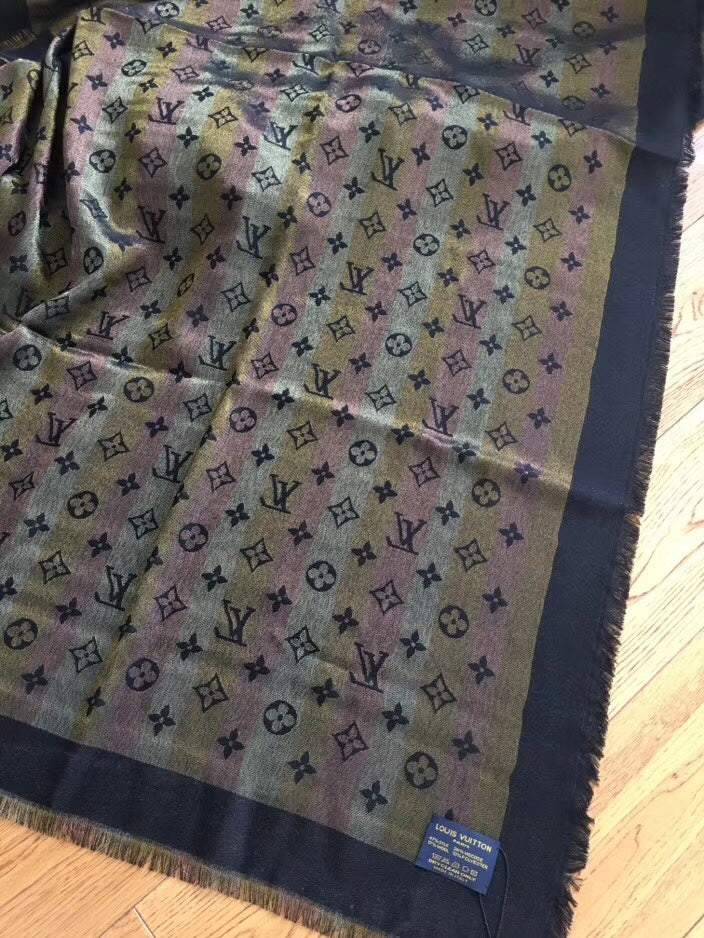 Шелковый шарф LV в радужную полоску