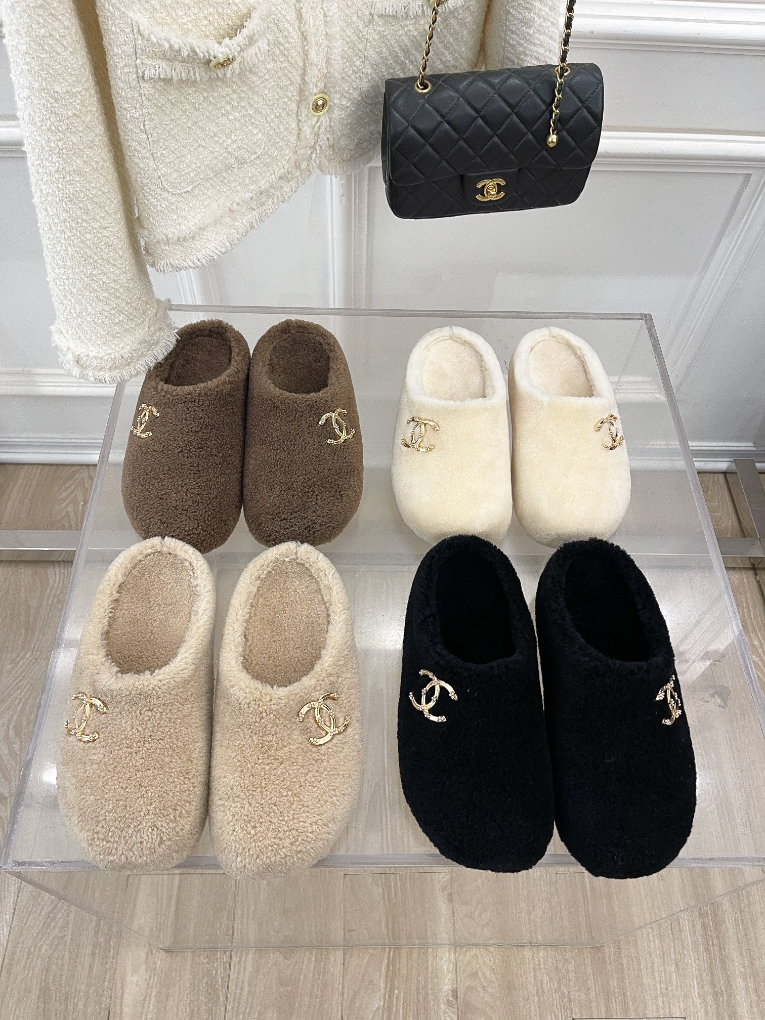 Chanel 2022 Ранняя весна - Тапочки Birkenstock - Белые