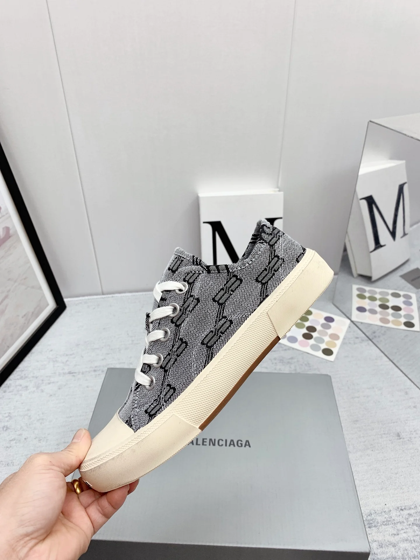 Новинка сезона осень/зима 2022 от Balenciaga - Парижские парусиновые туфли - Унисекс - Серые