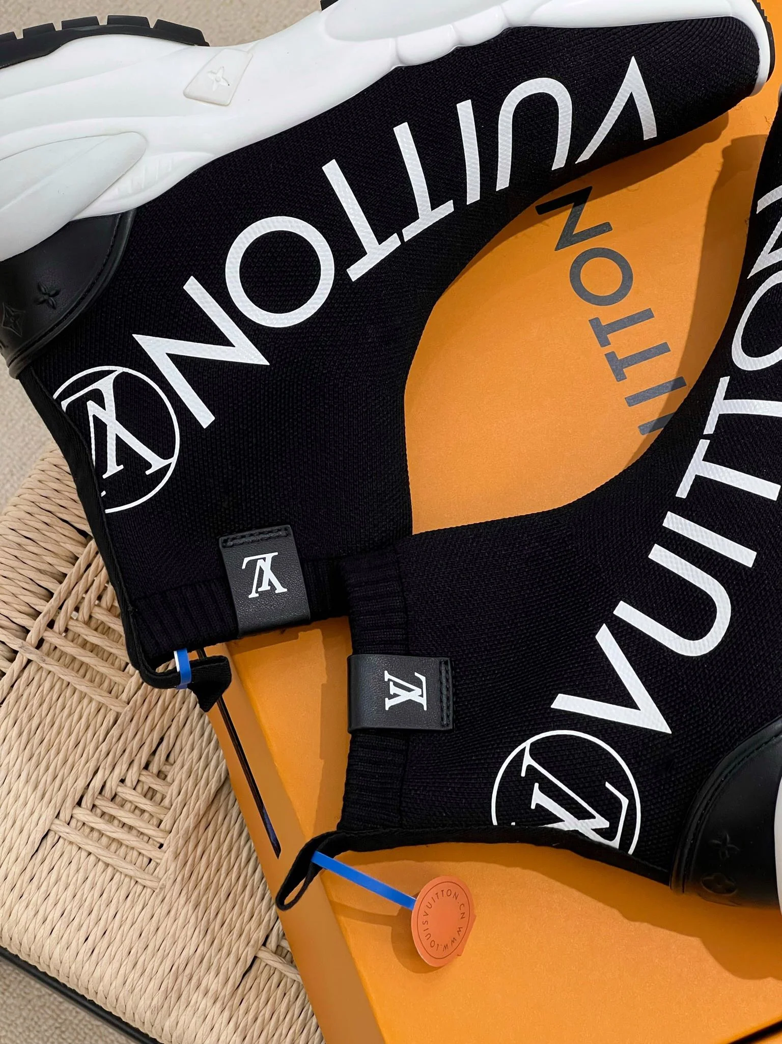 LV - Ботинки-носки с буквенным узором