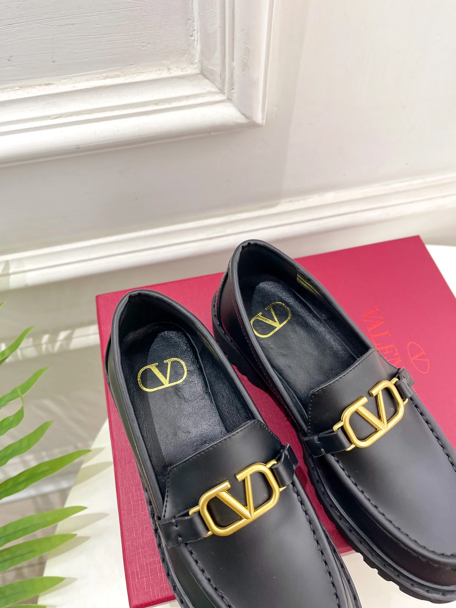 Новые поступления коллекции Valentino весна/лето 2023 - Лоферы - 3 см