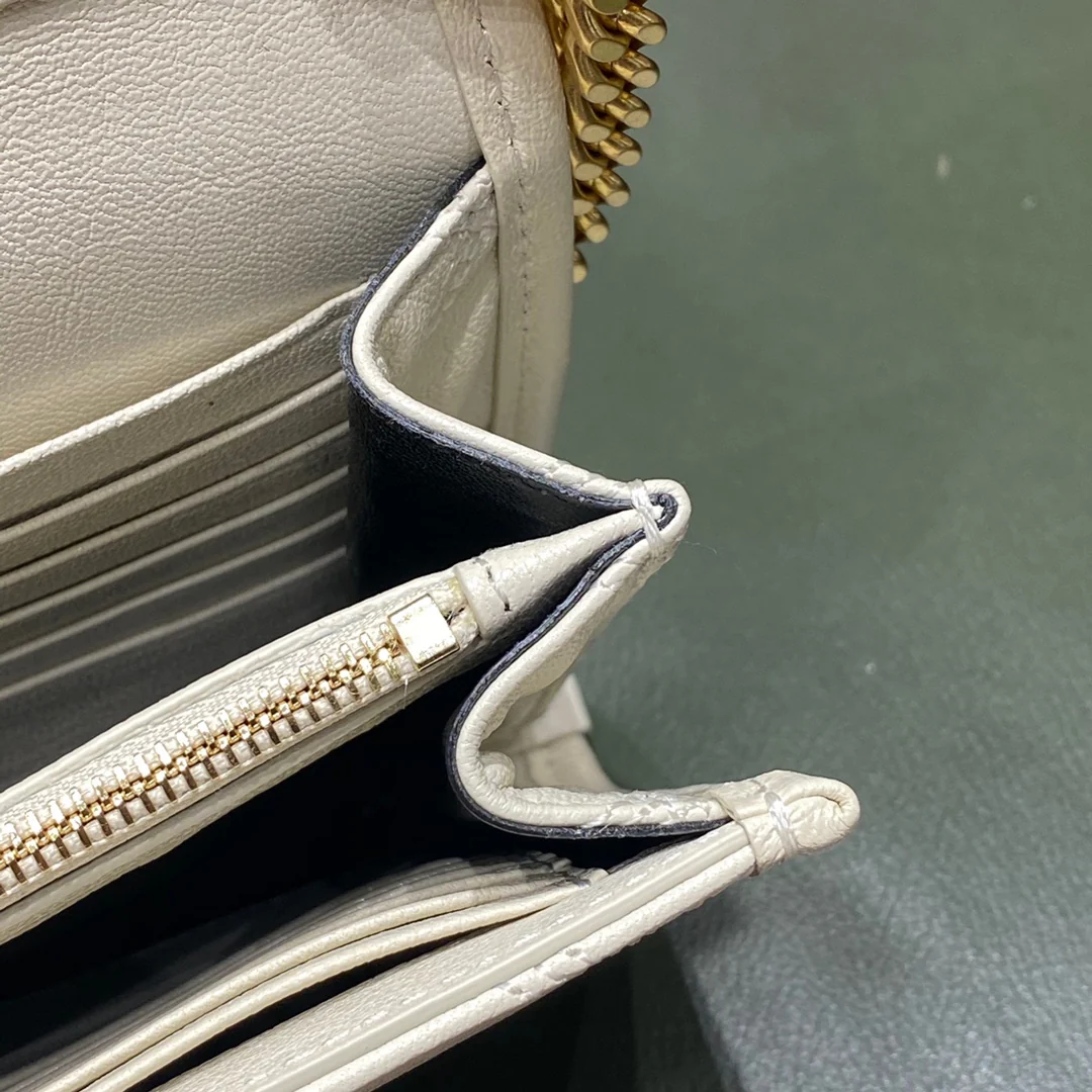 Сумка YSL-Becky из овечьей кожи с ромбовидной стёжкой и цепочкой