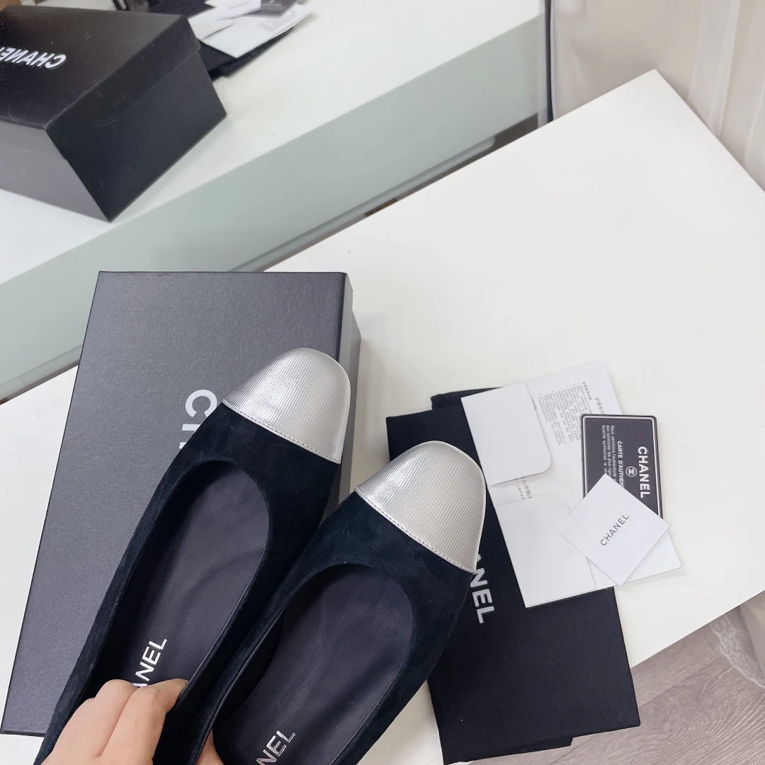 Классические балетки Chanel - серебристые