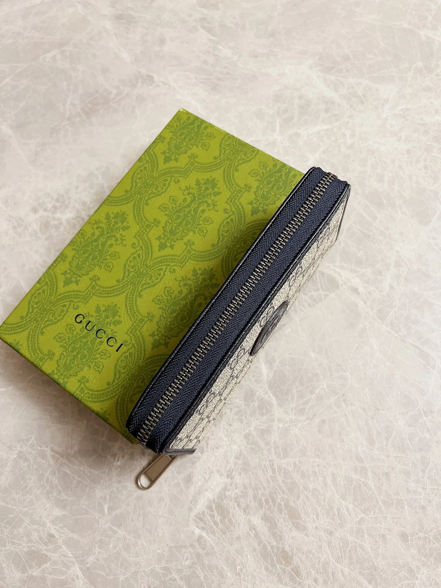 Длинный кошелек Gucci из синего ПВХ с молнией