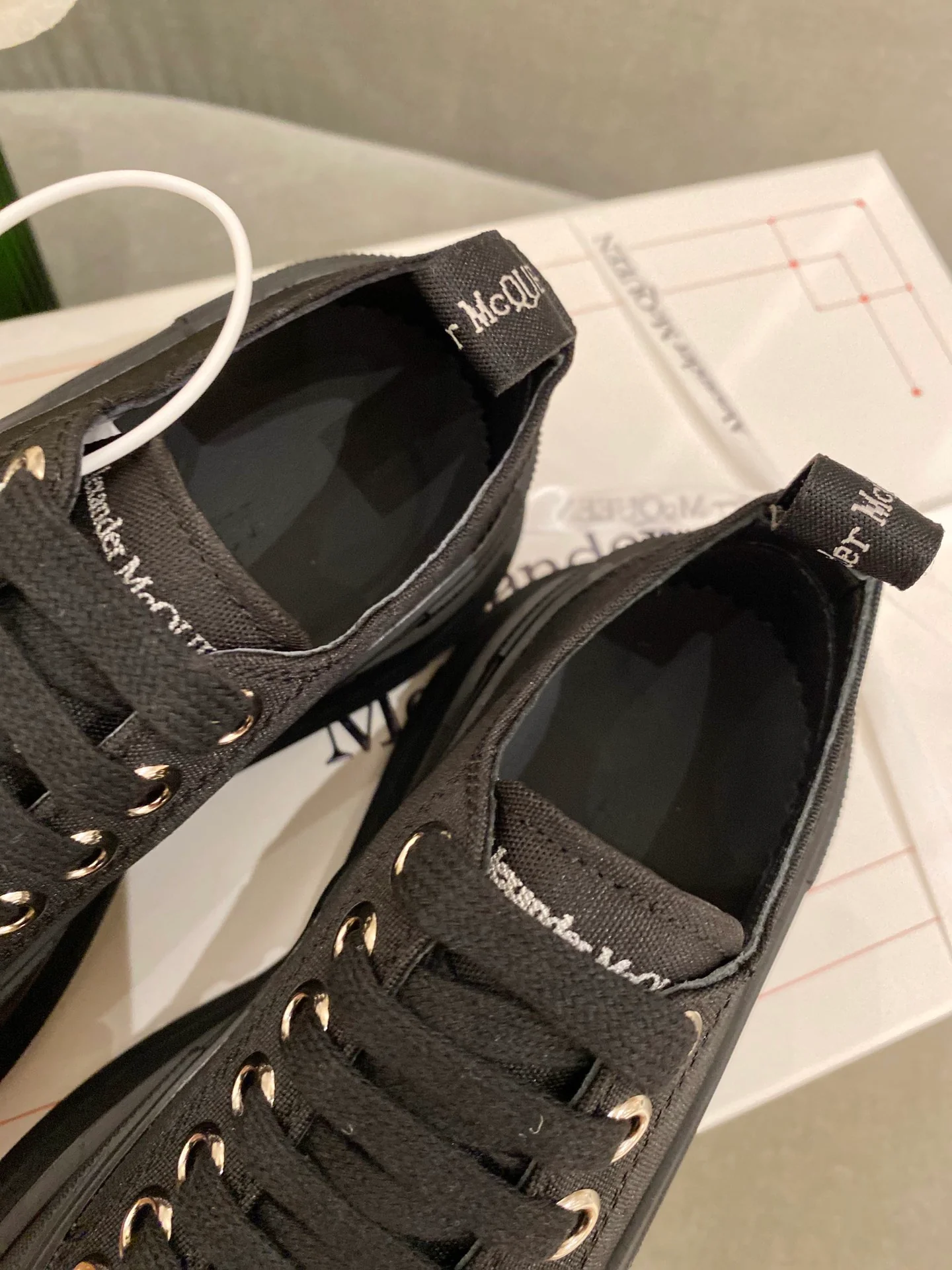 Кроссовки на платформе McQueen из парусины - унисекс - полностью черные