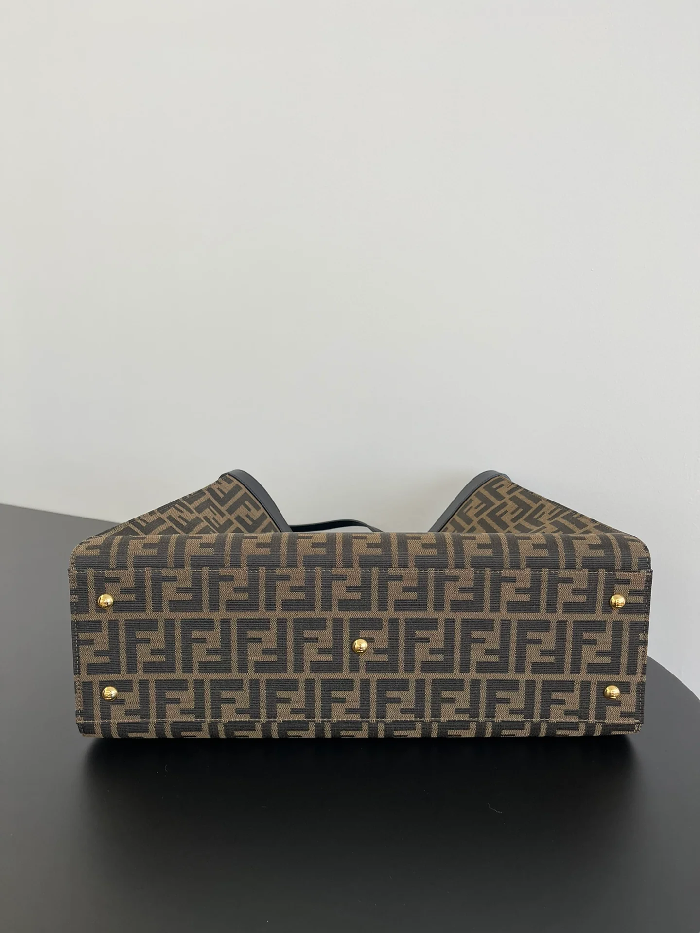Сумка-тоут Fendi Monogram Canvas