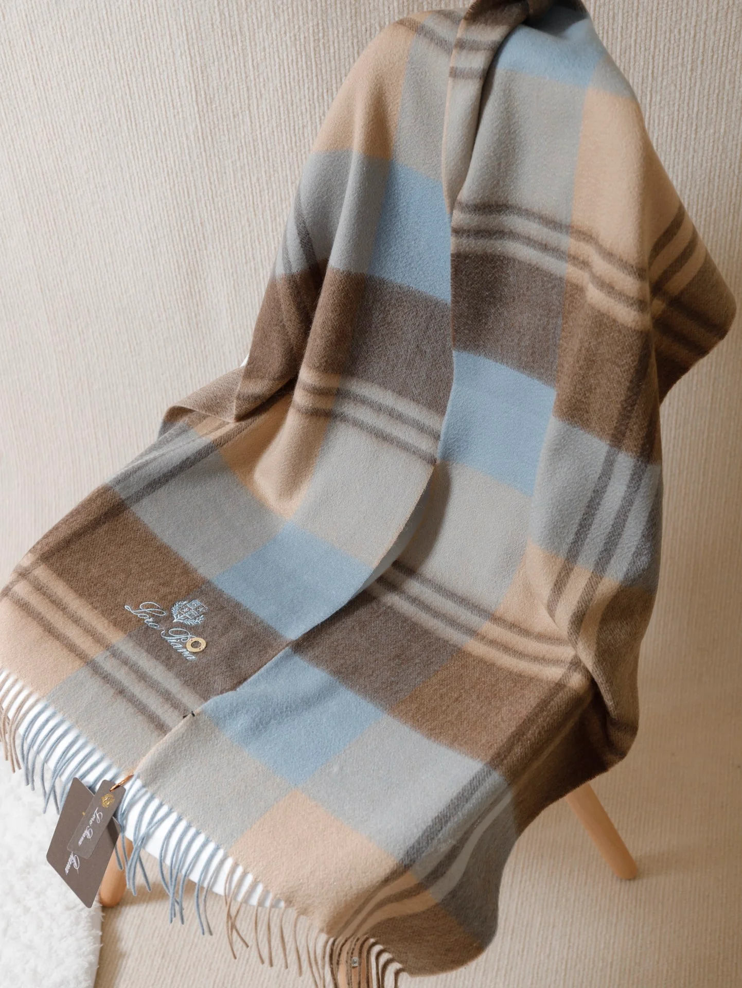 Классический кашемировый шарф Loro Piana с волнистым узором в стиле ?водная рябь? — 100% высококачественный кашемир — 180 см — 30 см