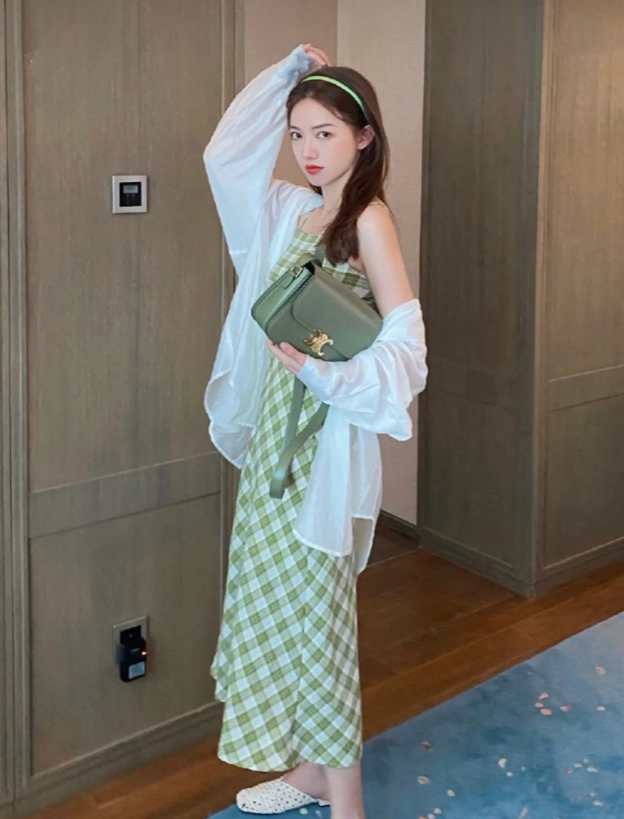 Celine Triomphe Medium Calfkin Avocado Green