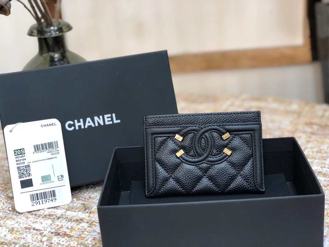 Винтажный кожаный держатель для карт Chanel CC - антикварная фурнитура