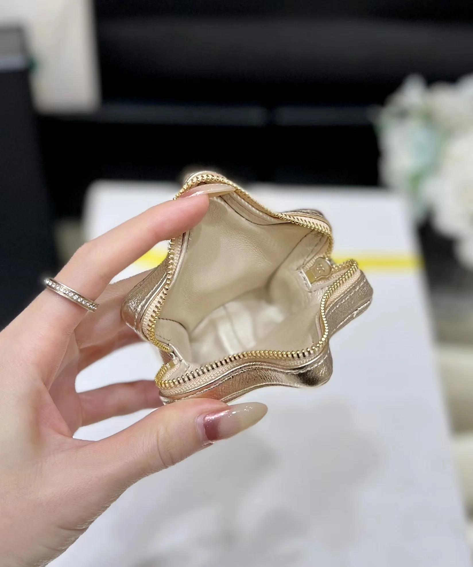 Рюкзак Chanel Early Spring Collection 24c - золотой