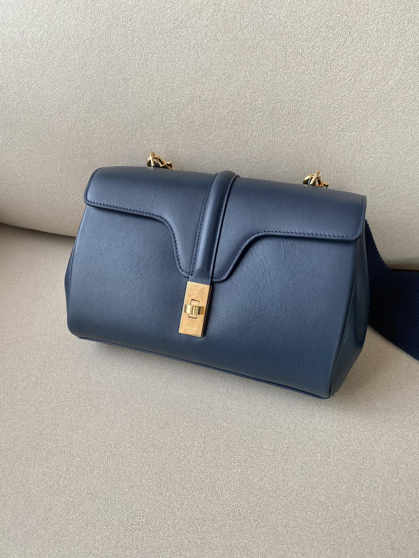 Сумка Celine Teen Soft из телячьей кожи с зернистой текстурой (16 оттенков) - 5