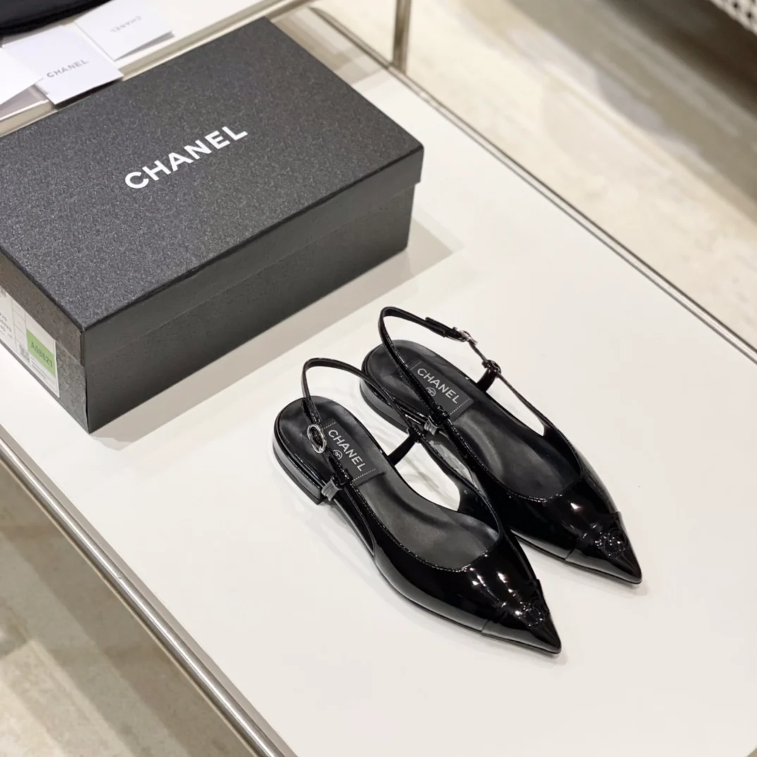 Сандалии Chanel с острым носком - 1