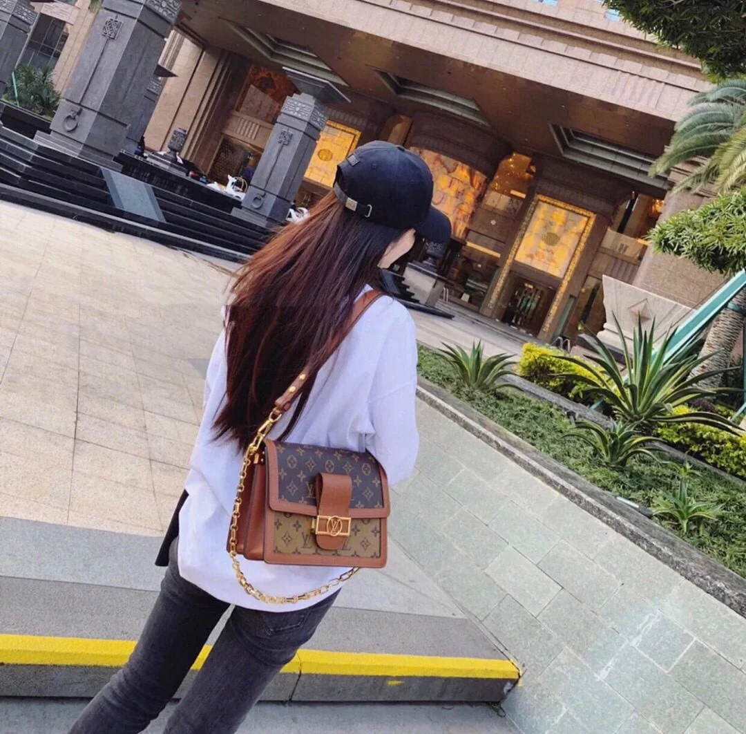 m44391-LV-dauphine-messenger сумка-мессенджер на плечо фото-среднего размера