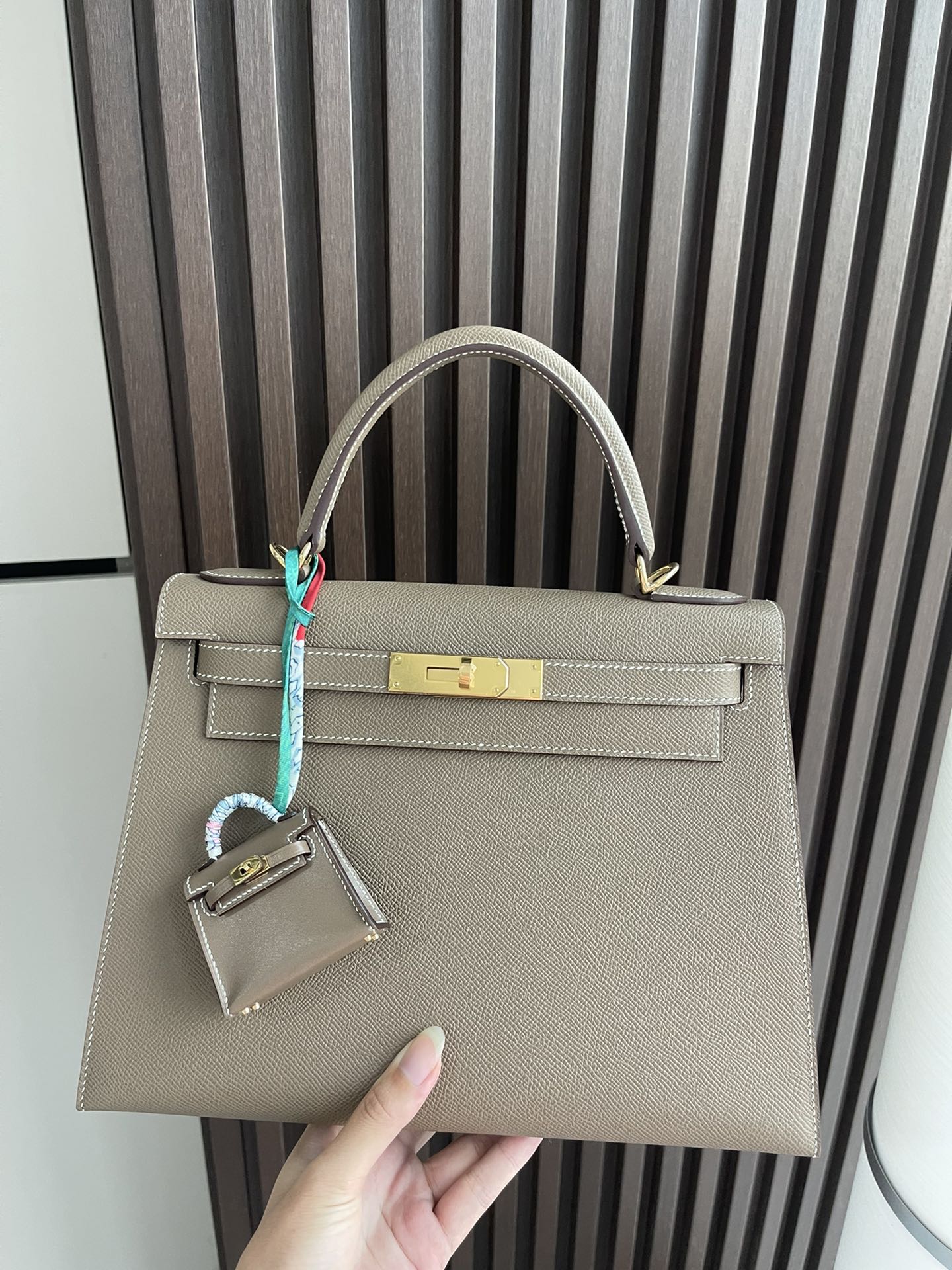 Hermes Kelly 28 Epsom Outer Seam Elephant Grey Gold Buckle