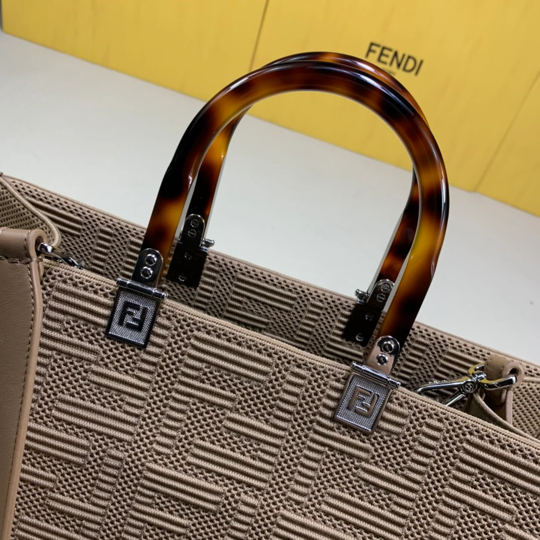 Сумка-тоут Fendi Sunshine Medium Apricot из сетчатой ??ткани