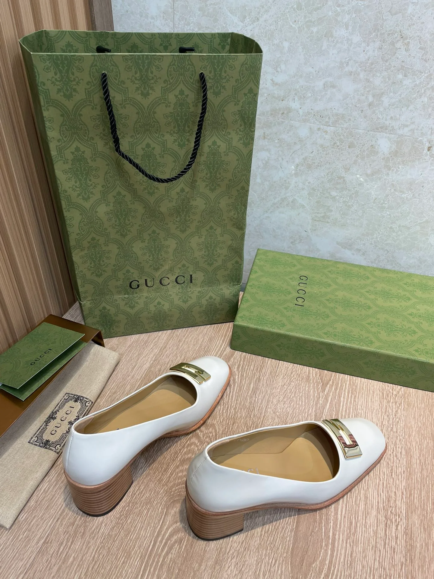 Gucci - 22 Ранняя весна - Ретро - Туфли на низком каблуке - 1