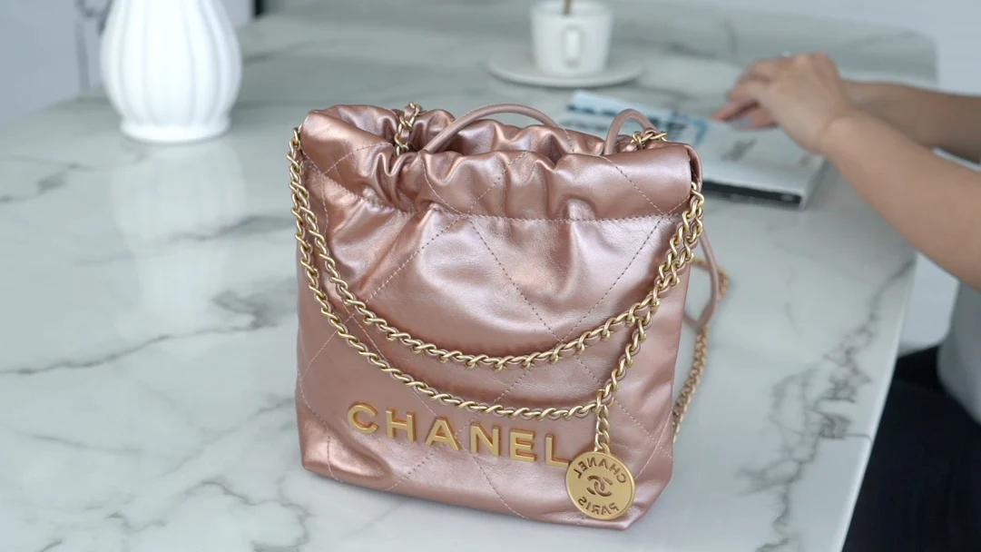 Chanel - Новая сумка 22 - Розовое золото