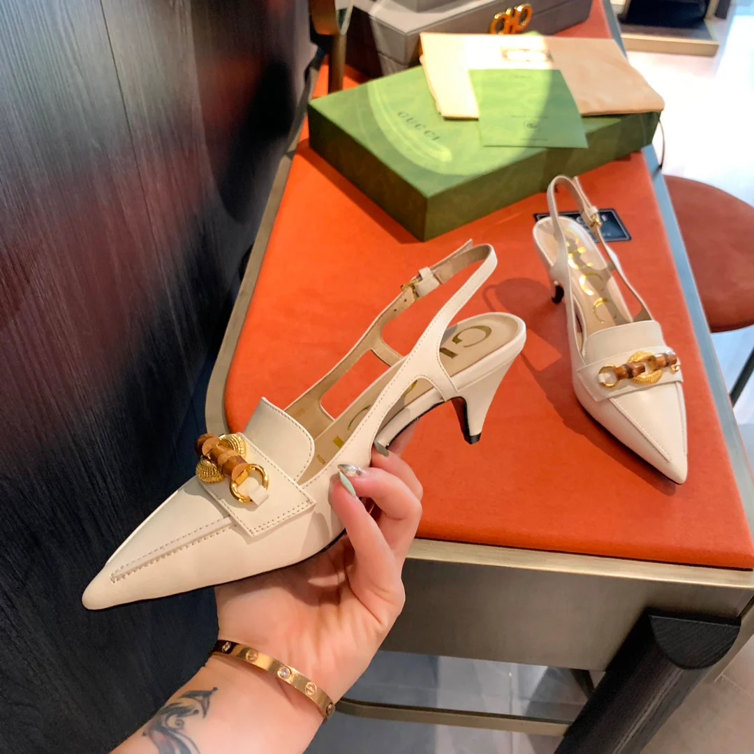 Босоножки Gucci с острым носком на низком каблуке