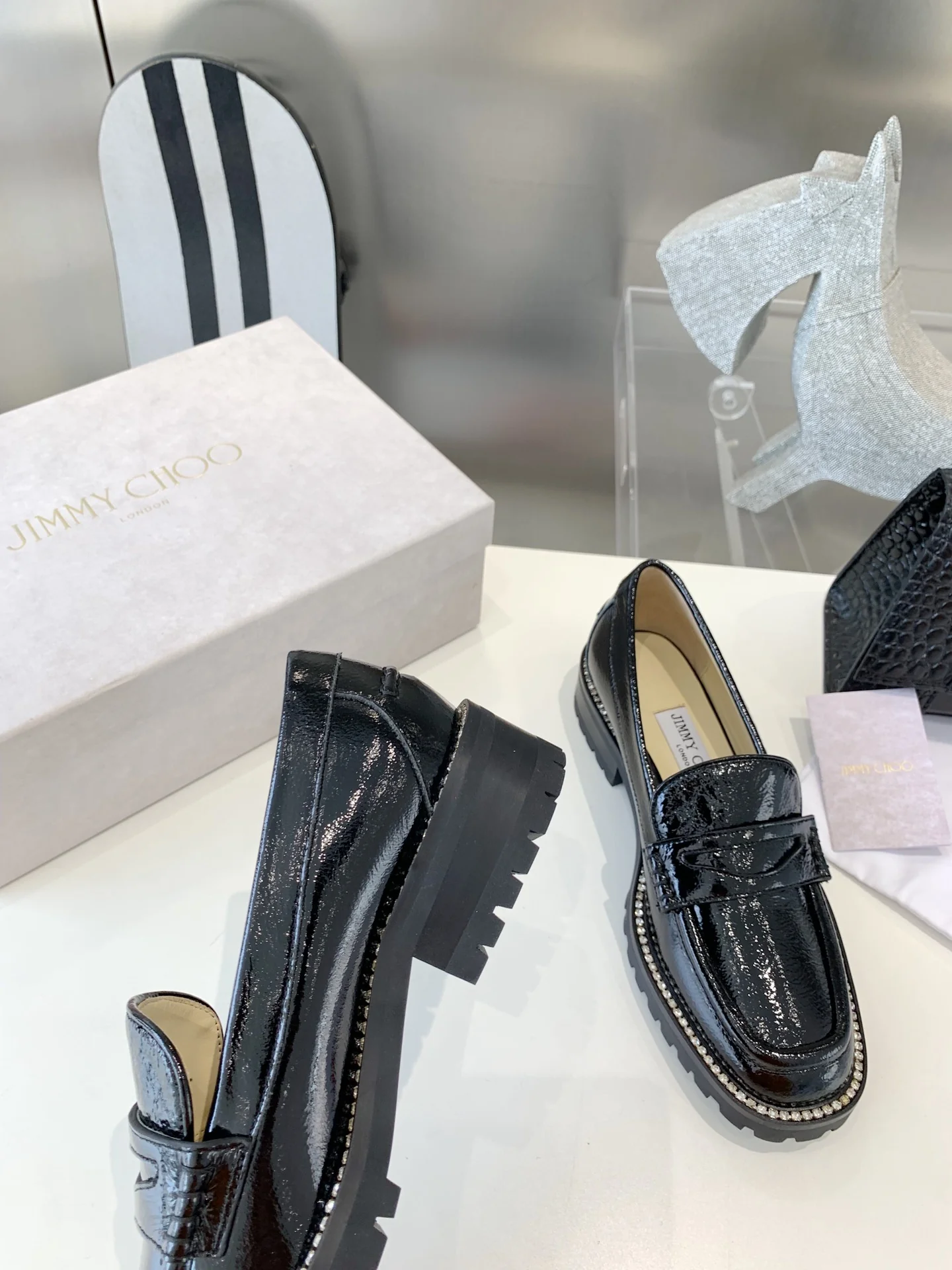 Jimmy - Новинка сезона весна/лето 2023 - Лоферы со стразами