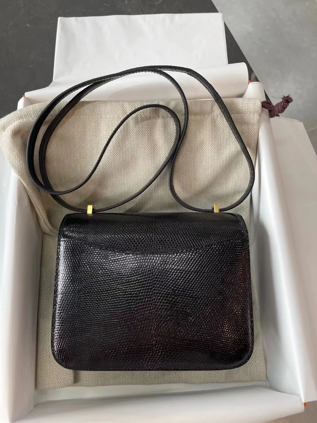 Hermes Constance 19 Миниатюрная пряжка из кожи ящерицы, черная с золотом