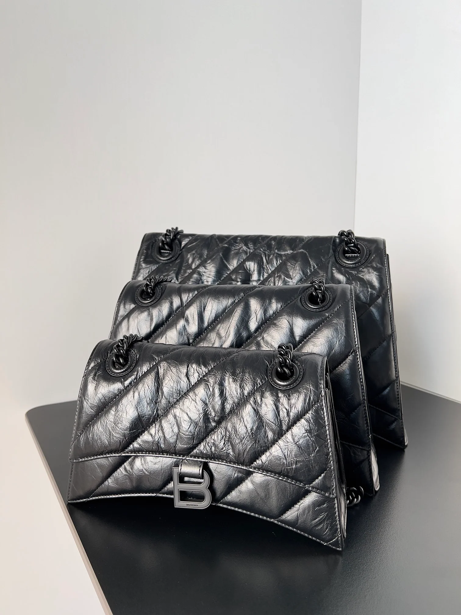 Сумка Balenciaga Chain Hourglass - большой размер 39 см - черная пряжка