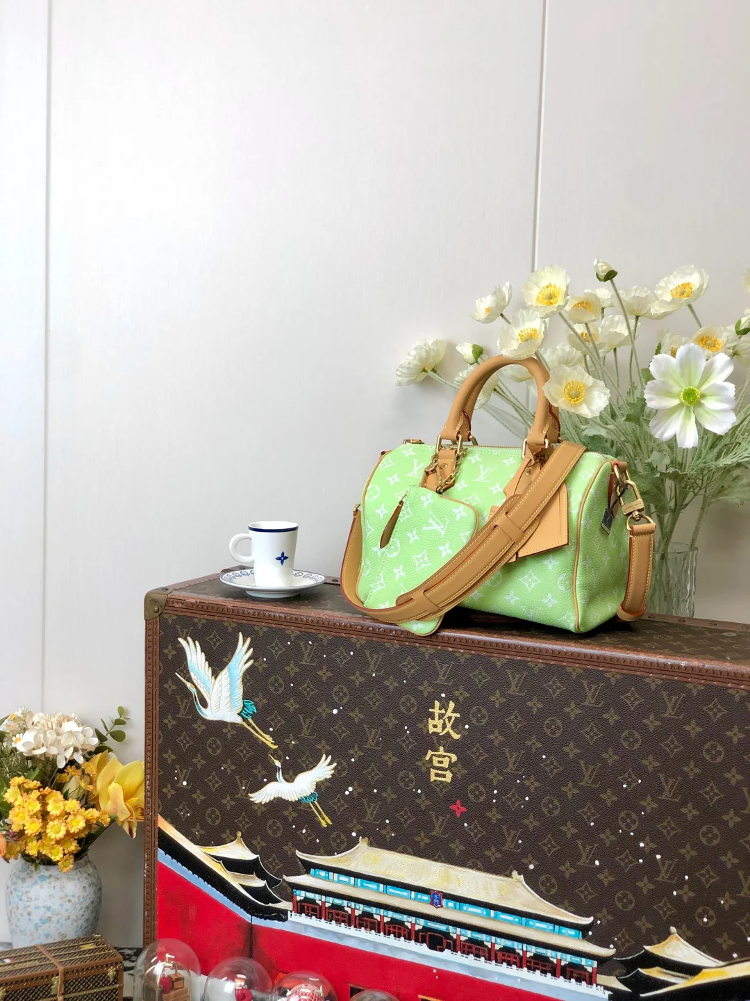 LV-m14063-speedy-p9-bandouliere-avocado green