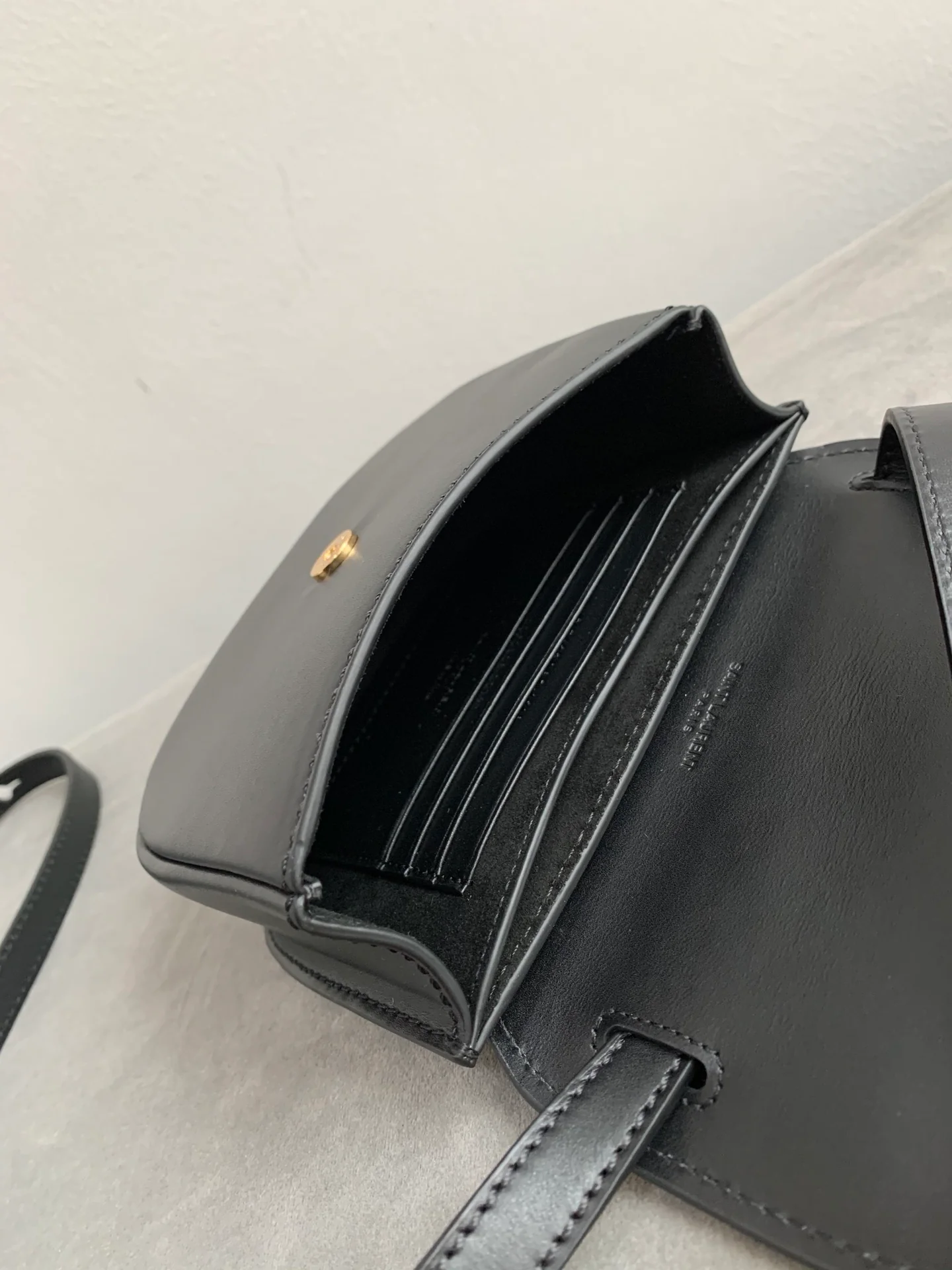 Летняя коллекция YSL 2020 - Сумка-седло Kaia - Черная - 15 см