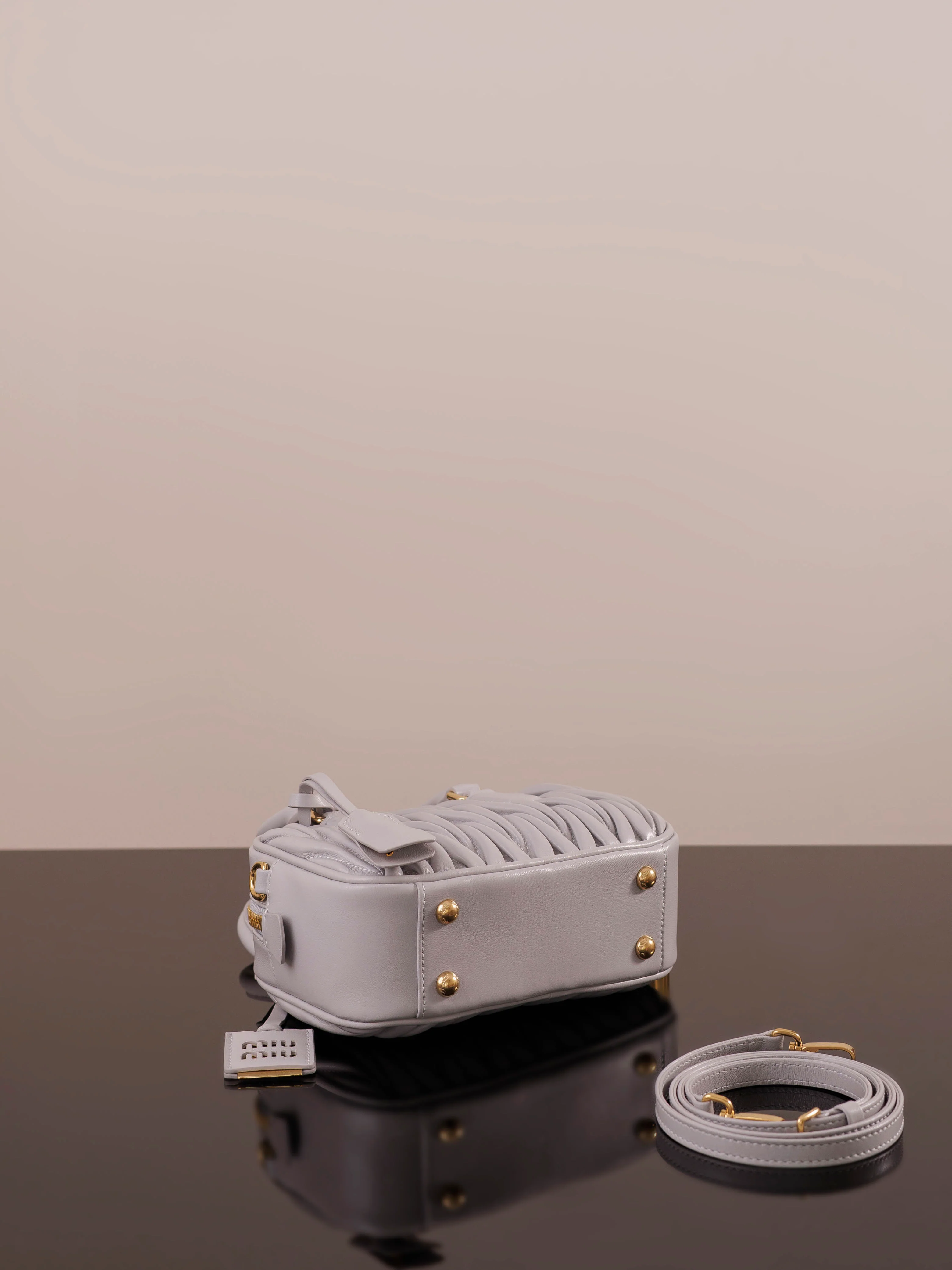 Miu Miu-5bb142m1200-??????-??????-Серый