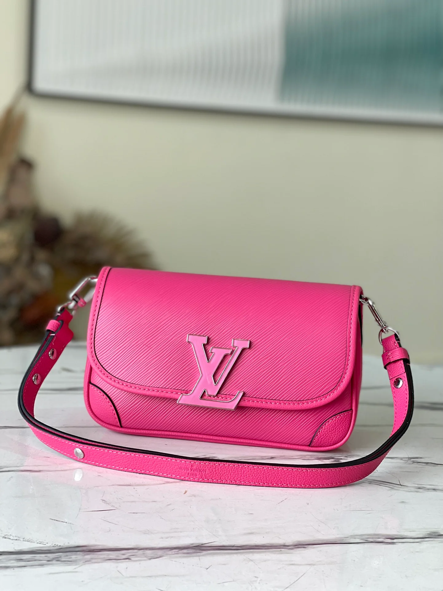 m59460-LV-buci-handbag-dragon fruit color