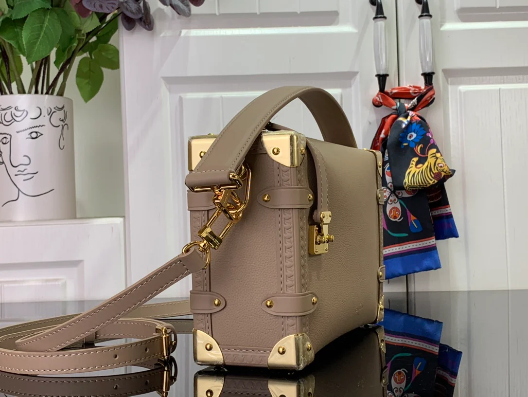 m83080-LV-side-trunk-pm chain bag-brown-1