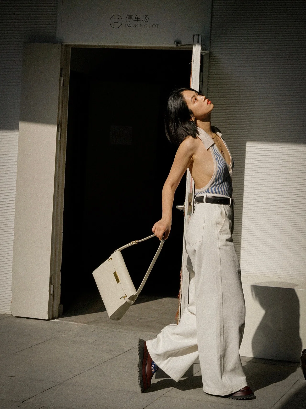 YSL Manhattan Toothpick Texture Large White Wear Photos