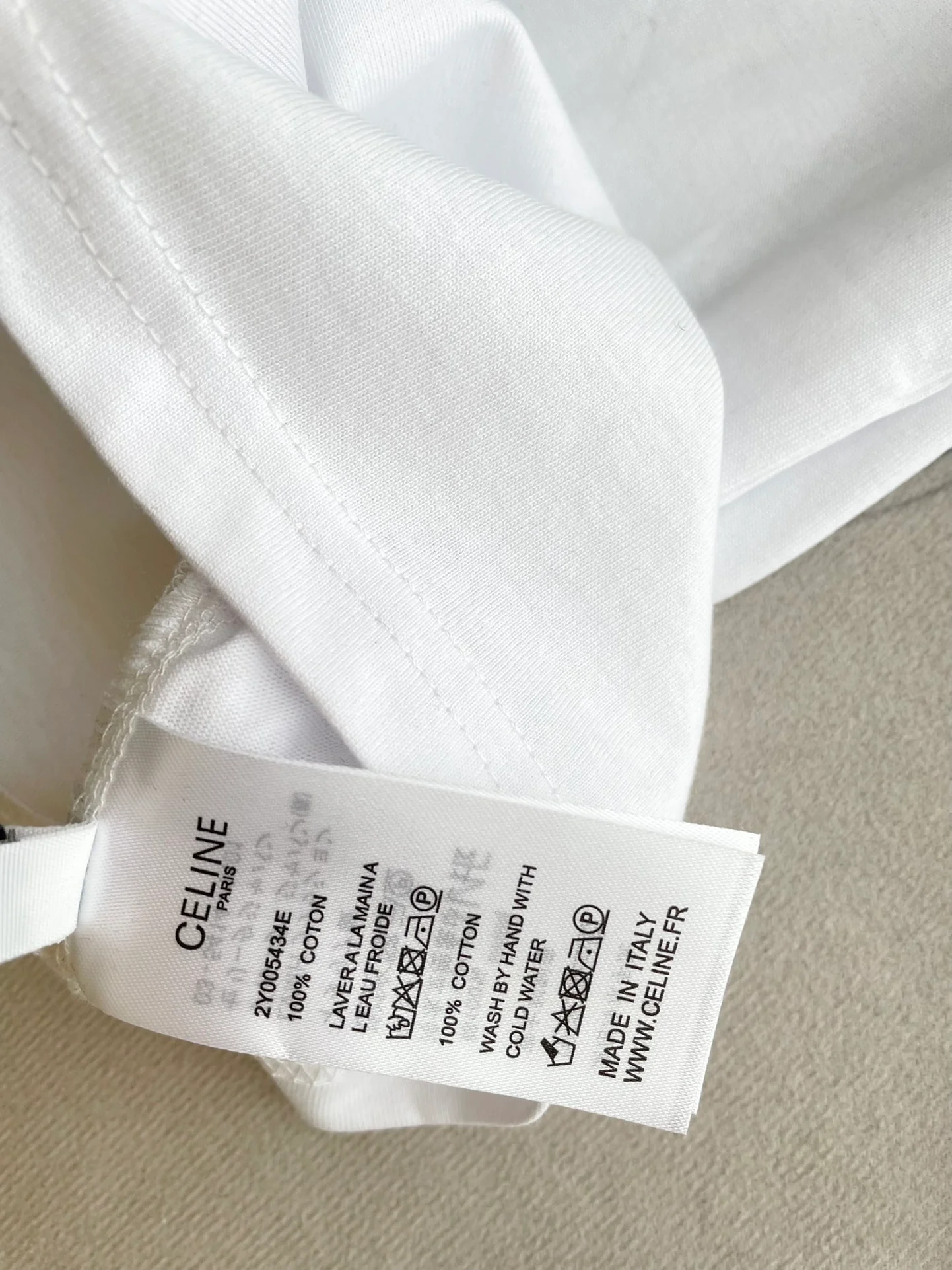 Celine-2404 - Комплект из футболки с коротким рукавом свободного кроя и узором 