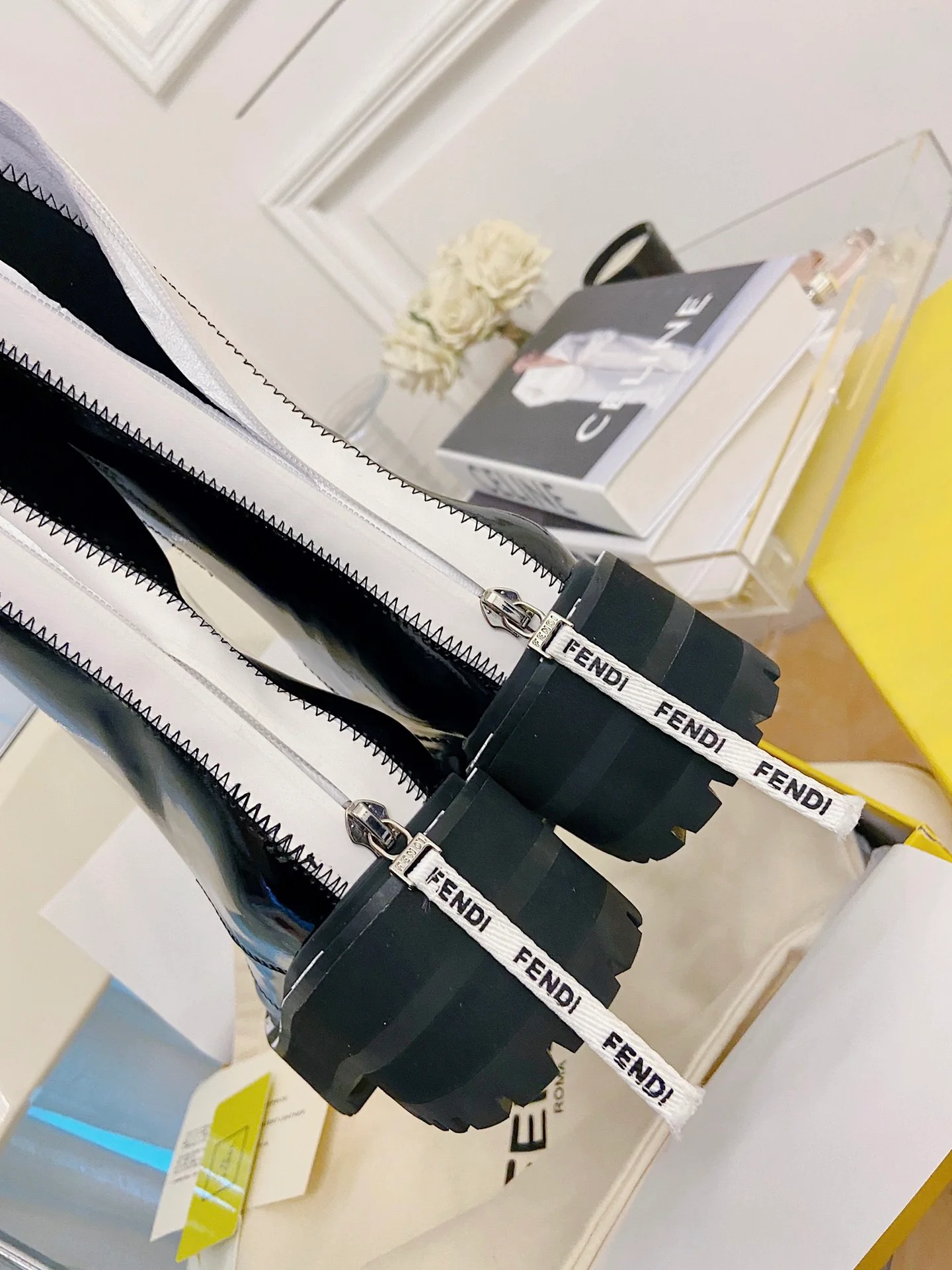 Лакированные сапоги Fendi до колена