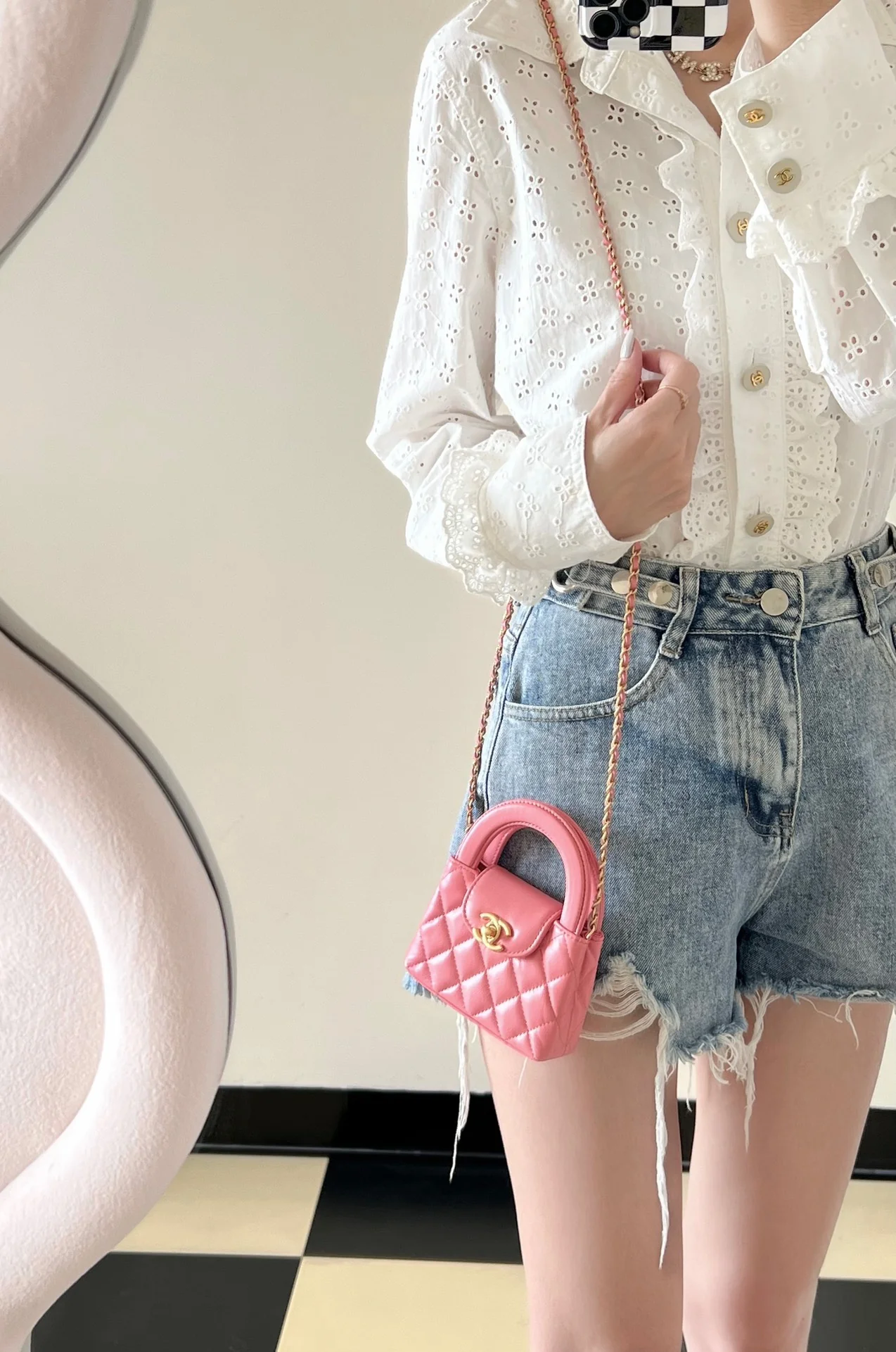 Мини-сумочка Chanel Kelly на цепочке - кораллово-розовая