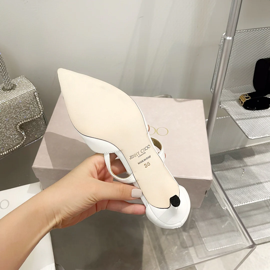 Туфли на высоком каблуке 