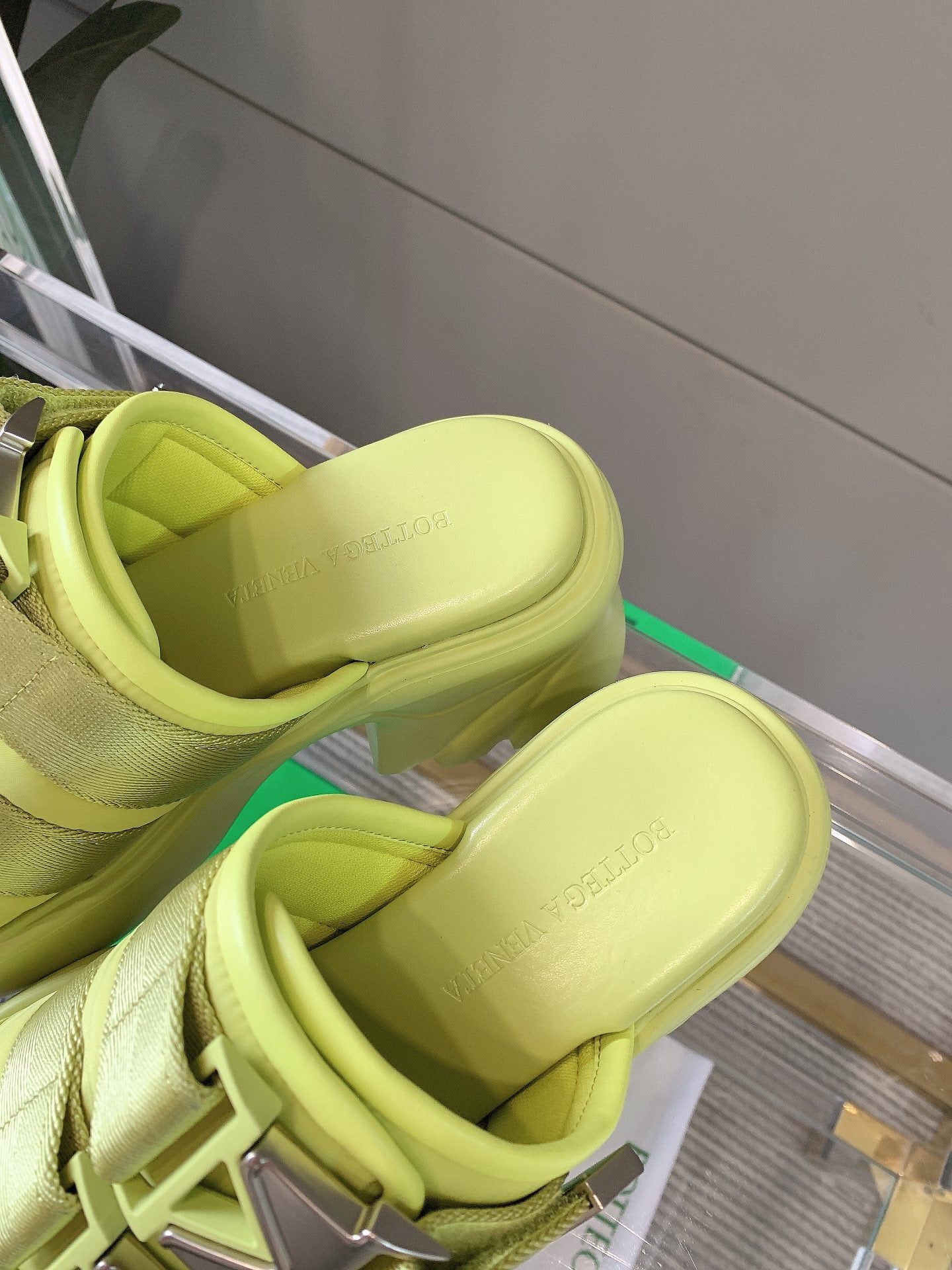 BV - Сандалии на платформе - Желтые