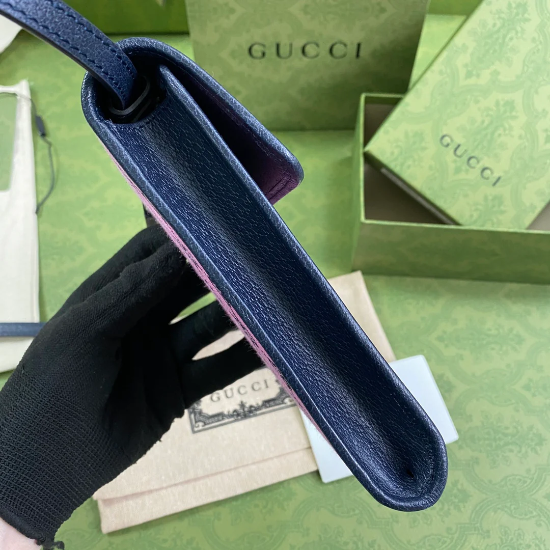 Сумка для мобильного телефона Gucci из серии Marmont — розовато-фиолетовая — 11-5-18-3-5 см