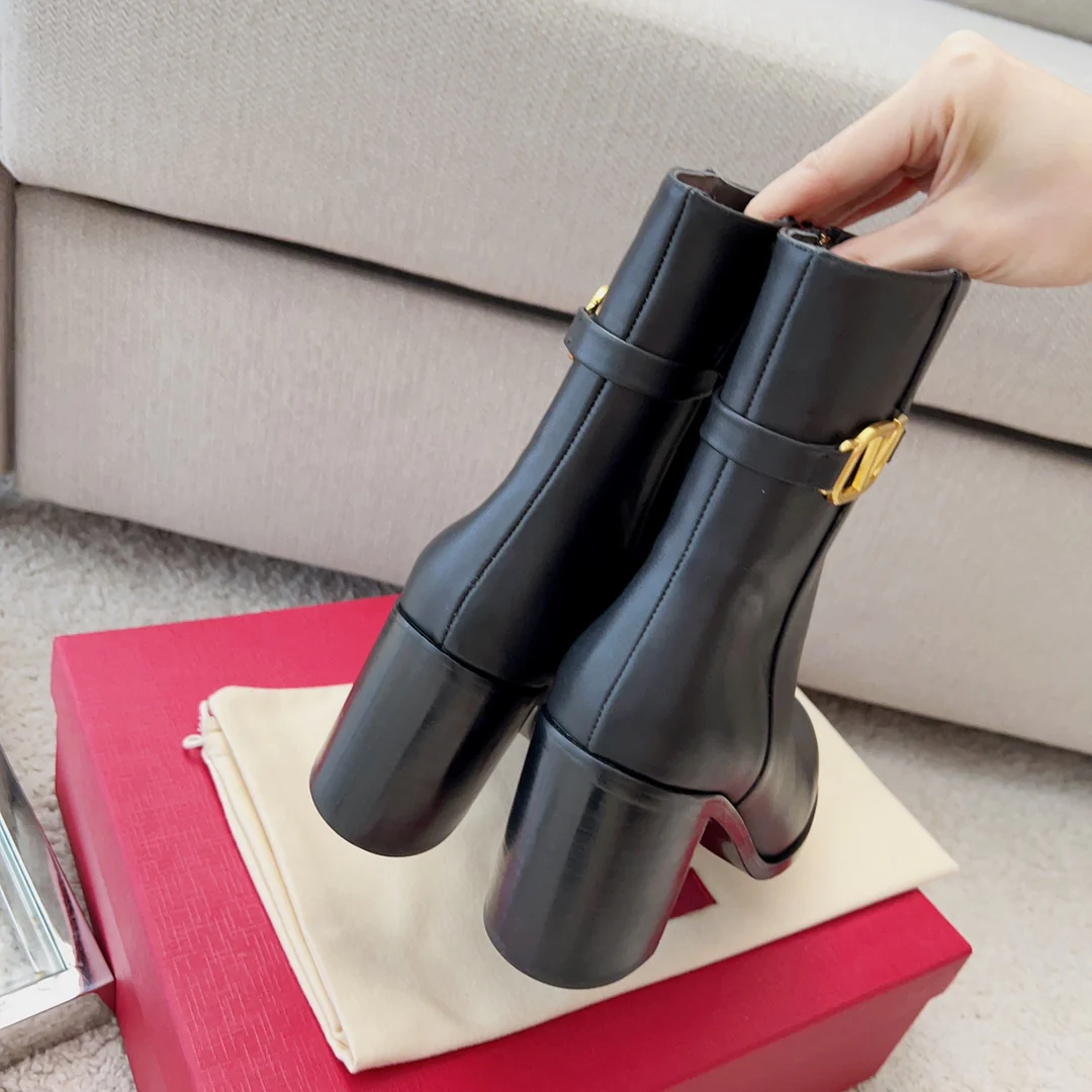 Valentino - Ботильоны из эластичной кожи с лоскутным дизайном - массивный каблук с V-образным вырезом сбоку