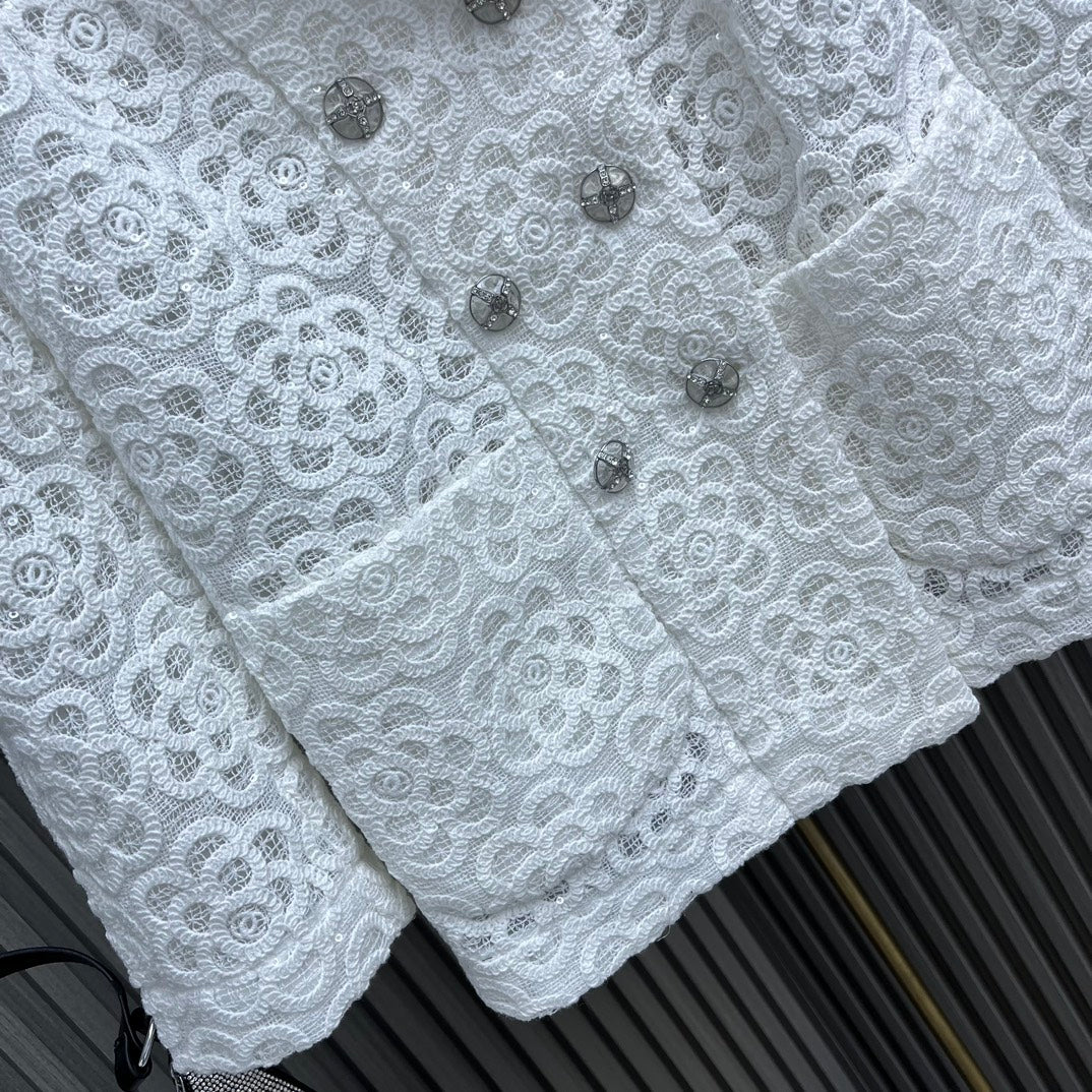 Chanel - Новинка 2403-24: Куртка, расшитая крупными пайетками - Белая