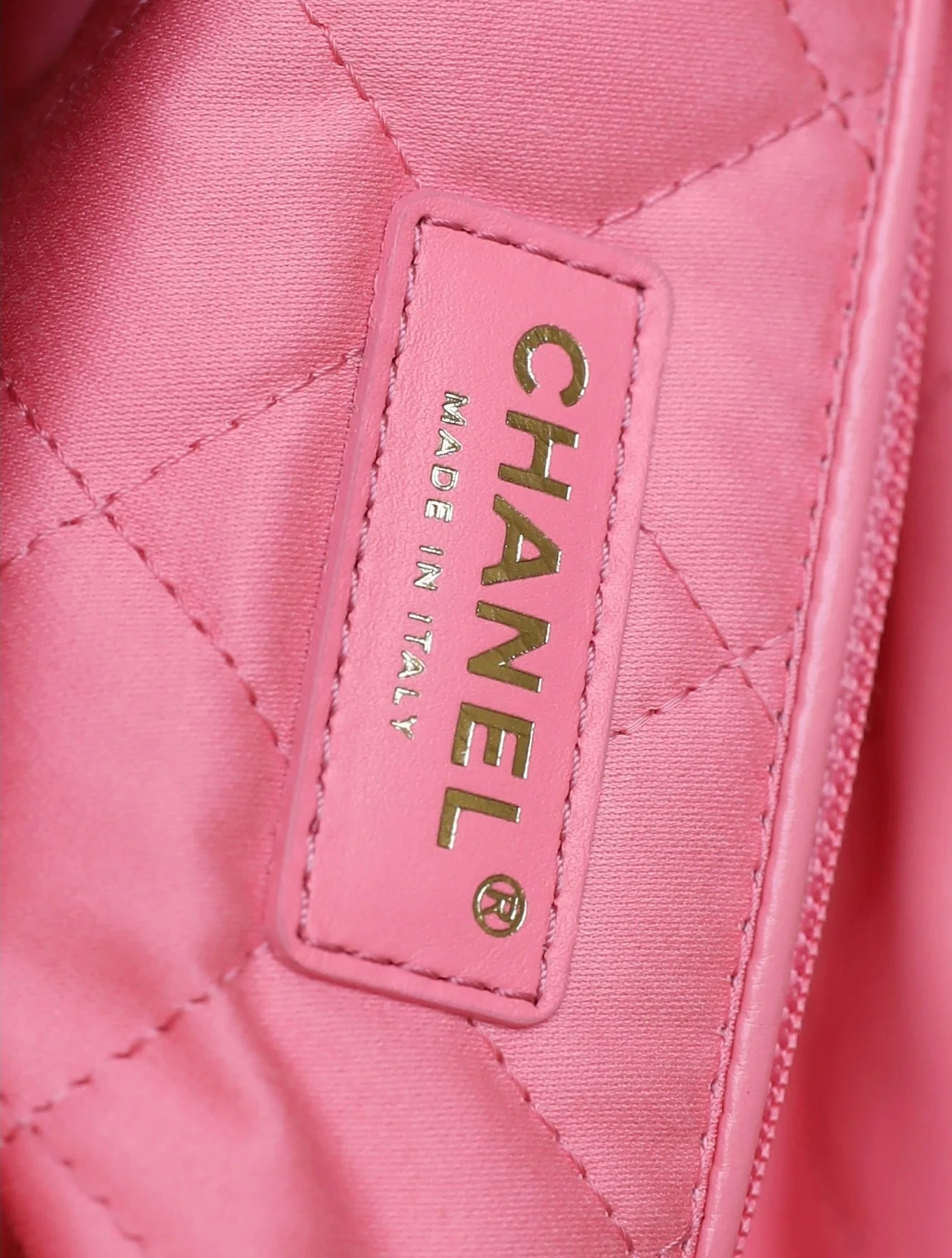 Сумка Chanel 22 - кораллово-красная