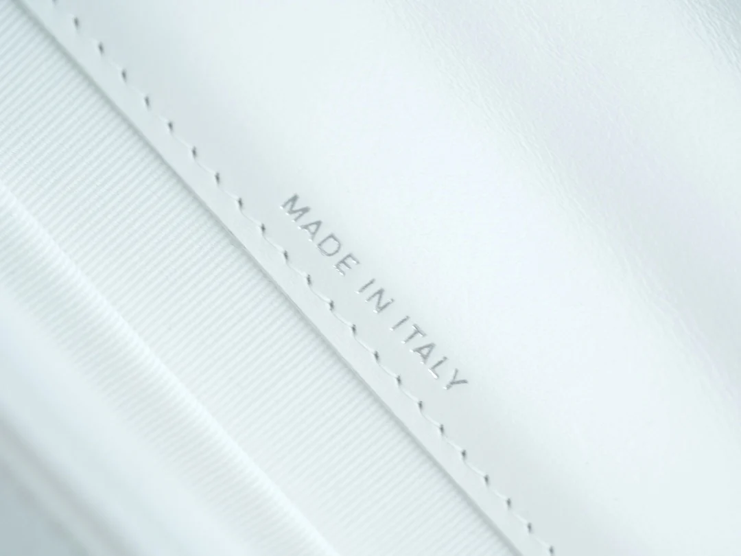 Chanel - Новая гармошка с ручками, украшенными стразами - Белая