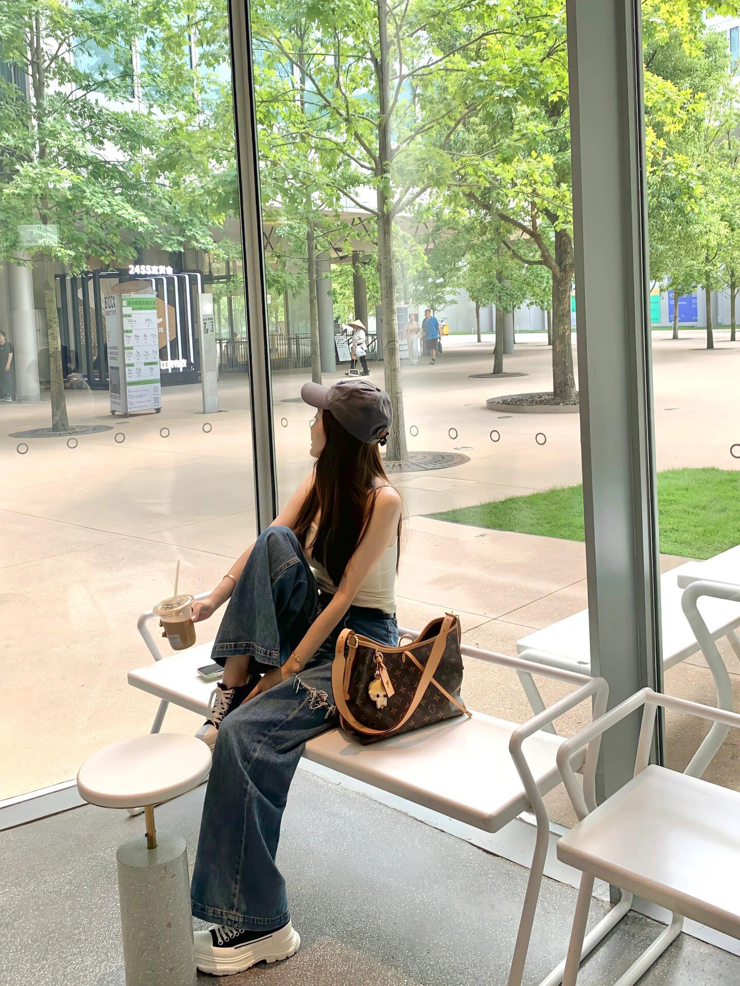 m46203-LV-carryall-pm-Shoulder Bag-Classic Monogram Canvas