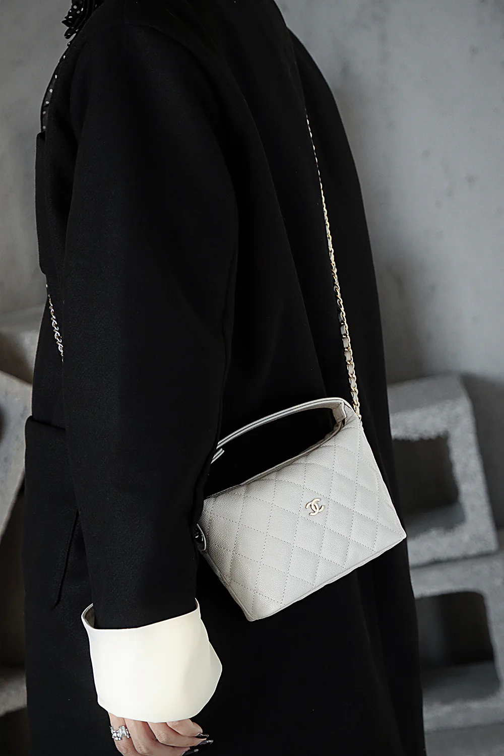 Chanel 25c - Средняя длина, телячья кожа - Сумка для ланча - Белая с золотой фурнитурой