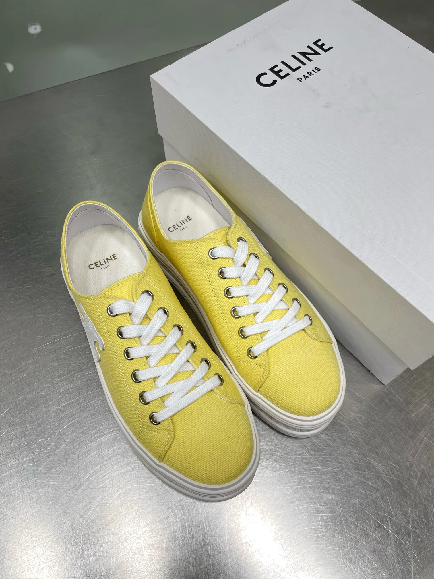 Celine - Желтые парусиновые туфли на платформе