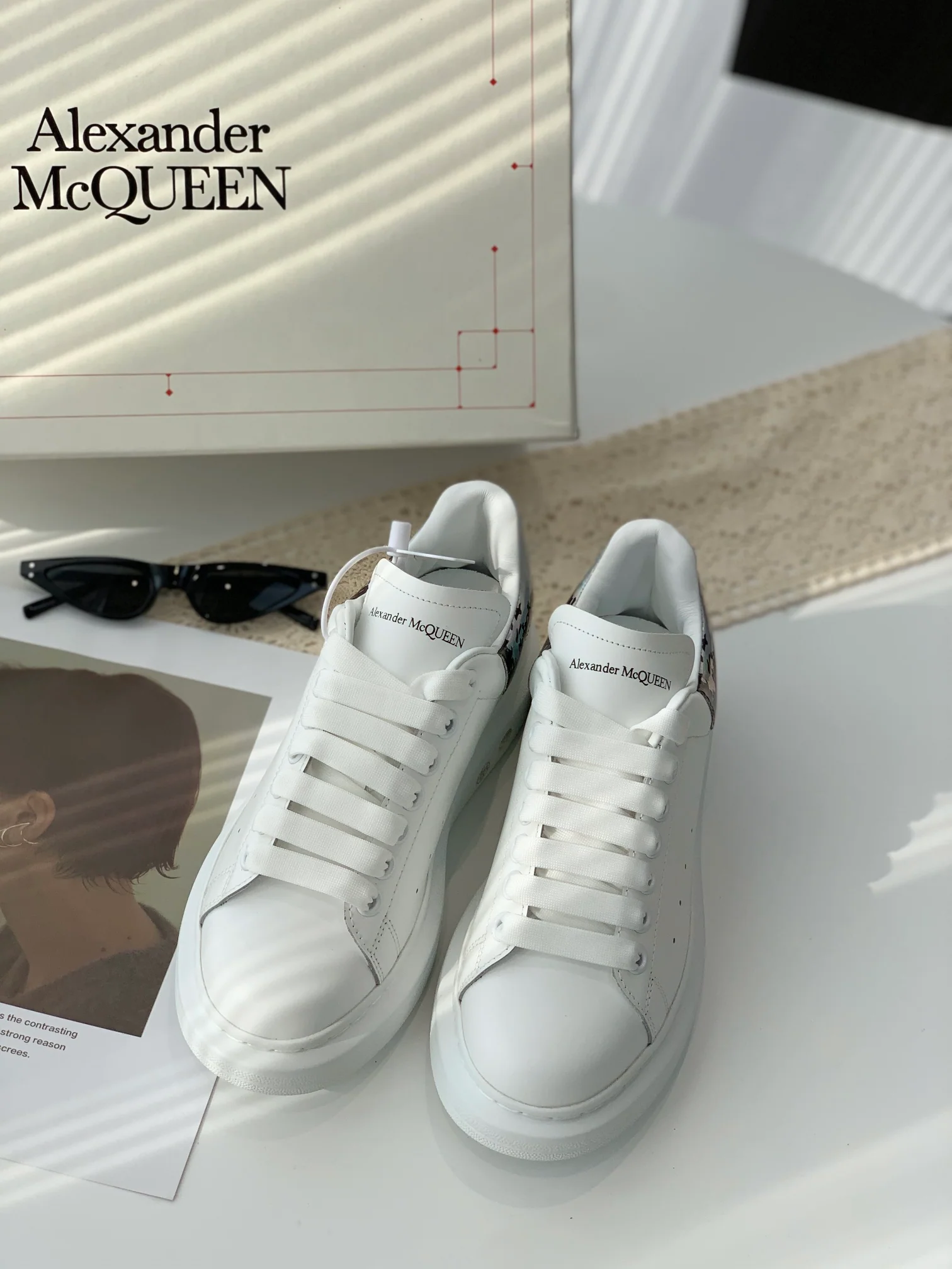 McQueen - Улучшенные классические белые кроссовки - Серебристо-черные