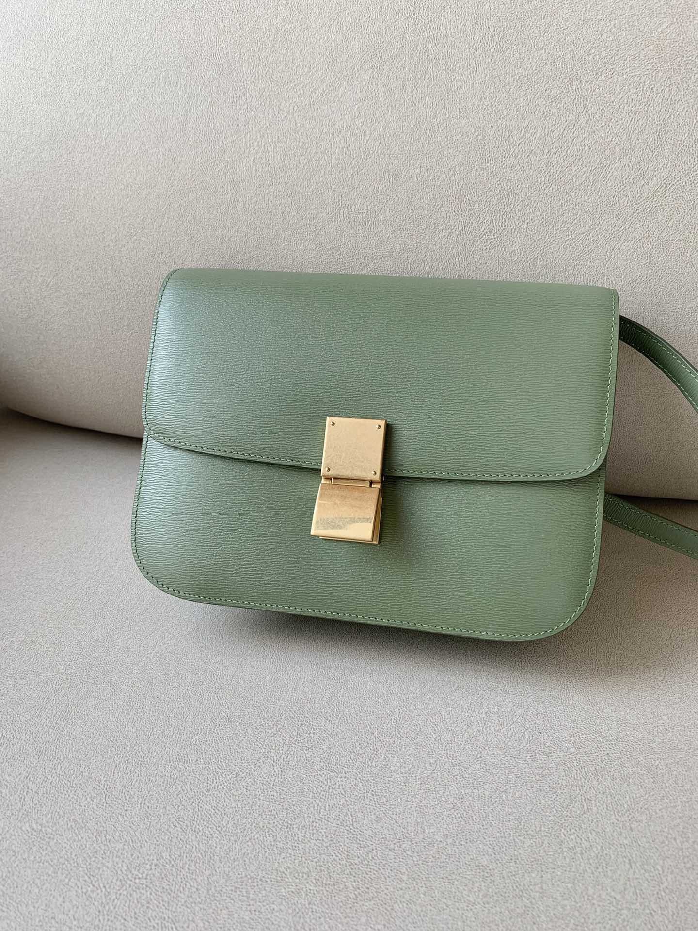 Сумка Celine Box-Ten Water Ripple, средний размер, светло-хаки