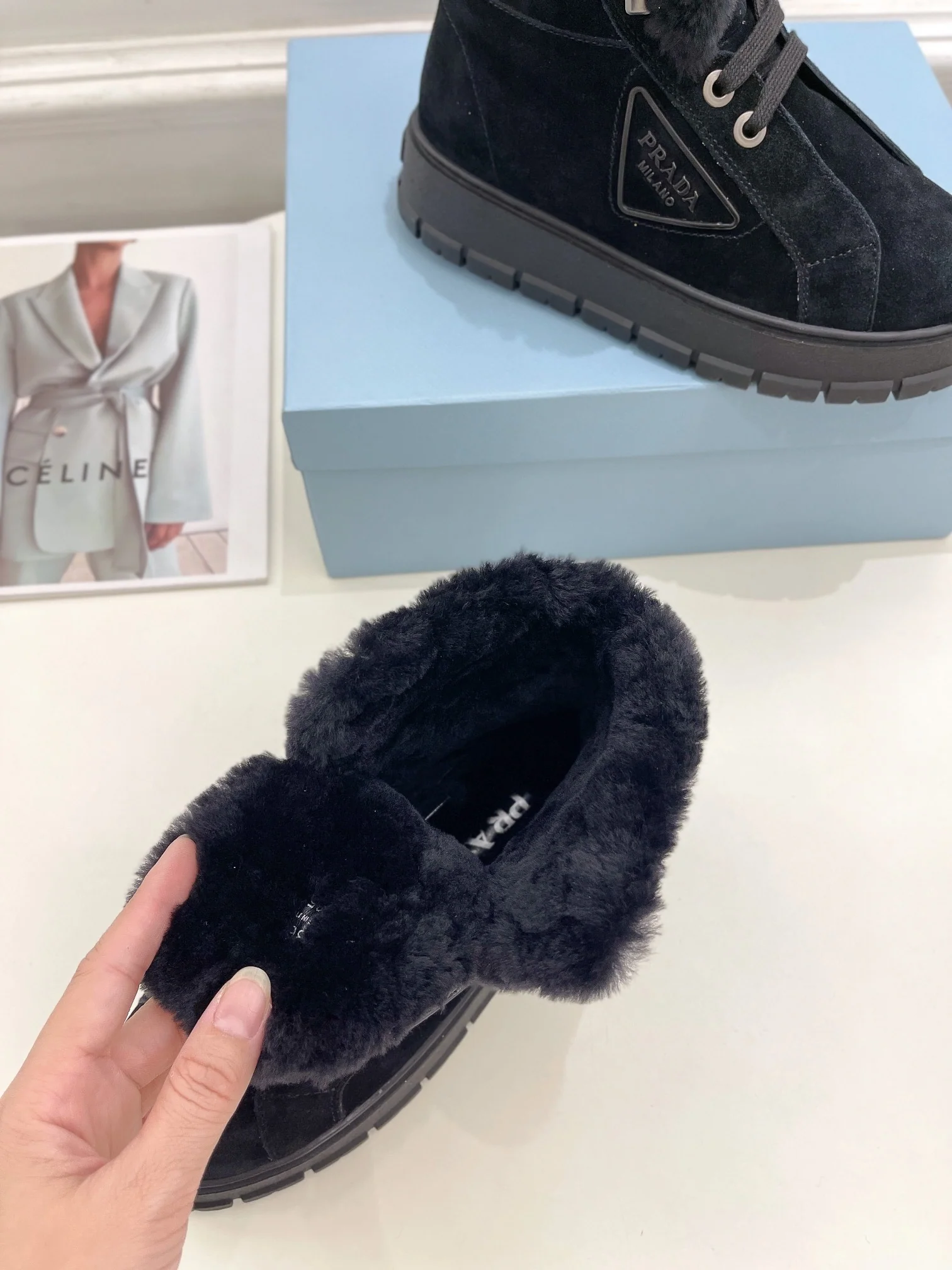 Prada в стиле подиума - Повседневные высокие шерстяные ботильоны - Черные