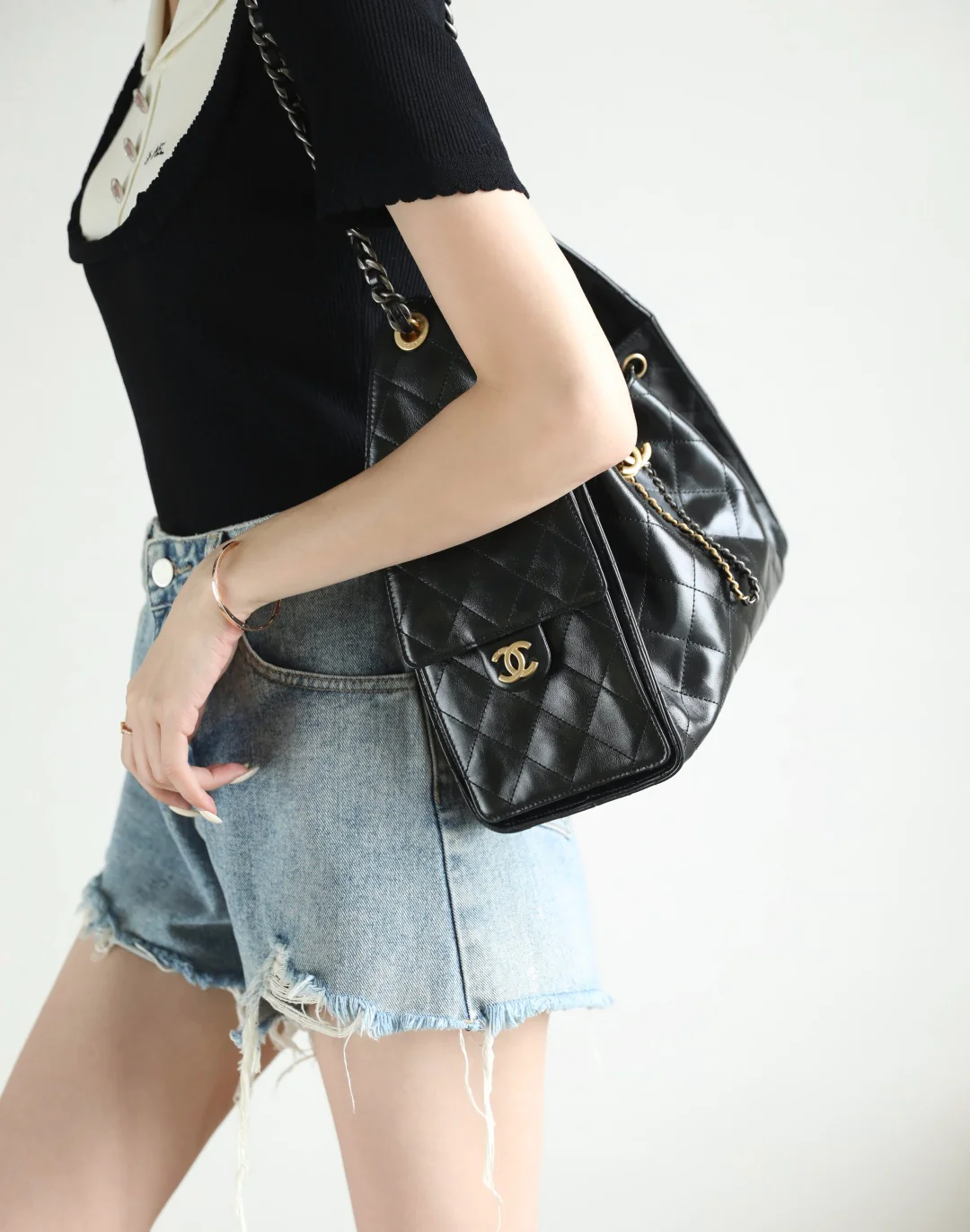 Chanel - ??? - Черный с цепочкой 